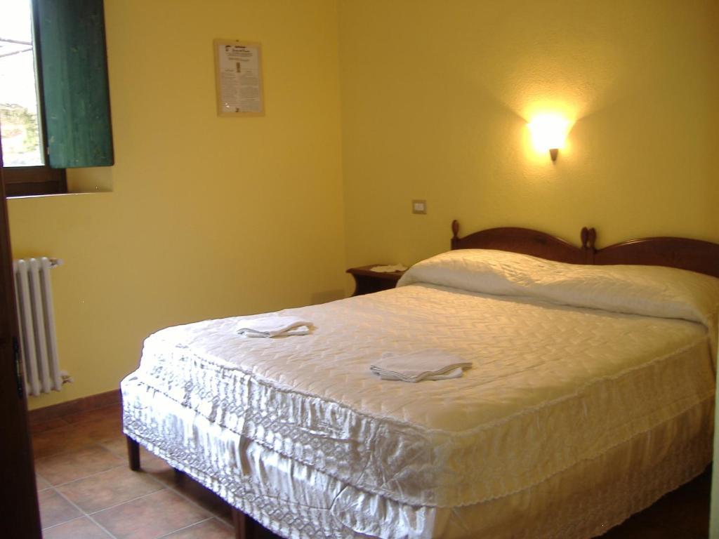 Agriturismo Grotta Dell'Eremita Albano di Lucania Номер фото